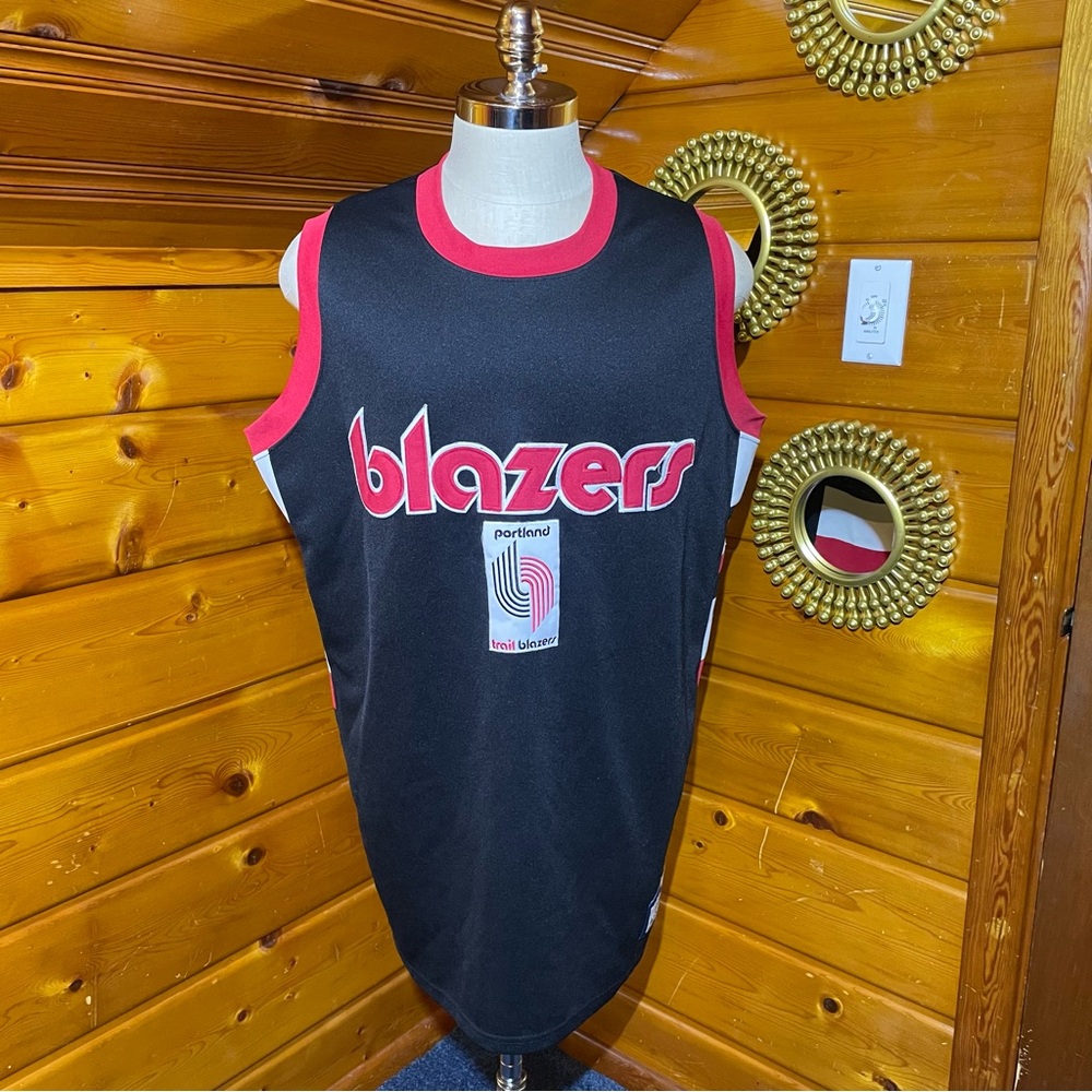 Vintage Hardwood Classics Portland Blazers Black and Red Jersey XL